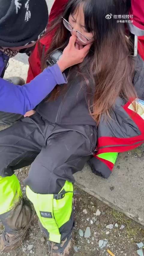 女子高反昏厥掐醒后误打向导，双方已和解