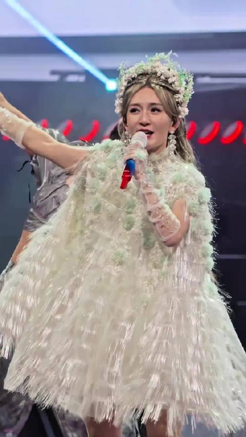 谢娜演唱会惊喜嘉宾：林志颖！全场疯狂尖叫！