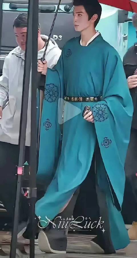 陈哲远《浮生物语》路透曝光，增高鞋垫引热议