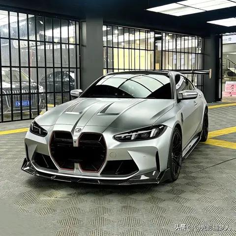 BMW M4 CSL:赛道基因的终极诠释