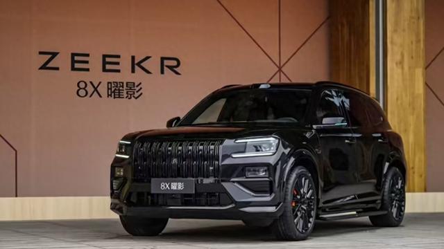 极氪8X敦煌试驾:中大型高性能SUV的动态实力与产品核心信息_与君共勉与有荣焉