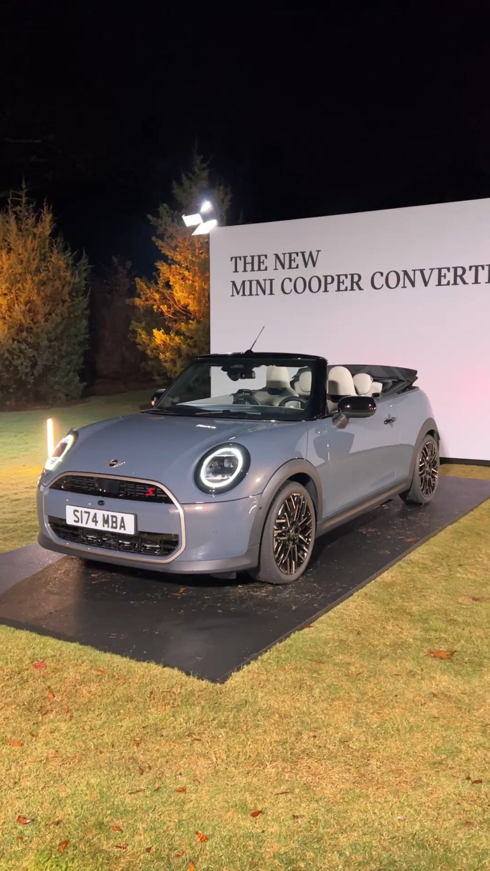 牛津进口燃油性能小钢炮,宝马 MINI COOPER 燃油版亮相广州车展