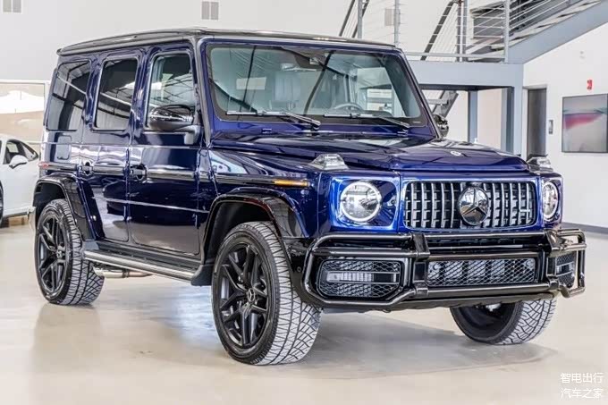 奔驰AMG G63实拍!搭4.0T V8,升级熏黑格栅,标配三把锁