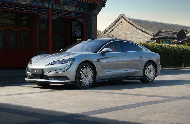 2025最炸裂国产车对决,年轻人抢小米，企业家选比亚迪？ | BitAuto