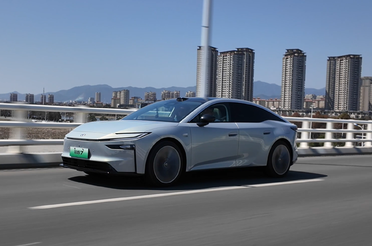 中国人造的日系车,更畅销?广汽丰田铂智4月卖了近1.5万辆