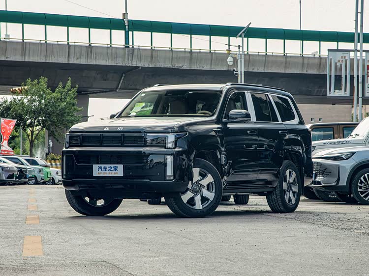 30万内买硬派SUV,BJ60雷霆、豹5、坦克400 Hi4-T怎么选?