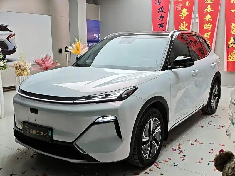 2025款吉利银河银河星舰7二手车,沉稳大气,尊享价8.98万