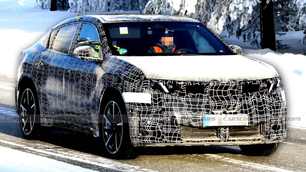 2027 款宝马 iX4 纯电轿跑 SUV 路测图曝光:溜背造型
