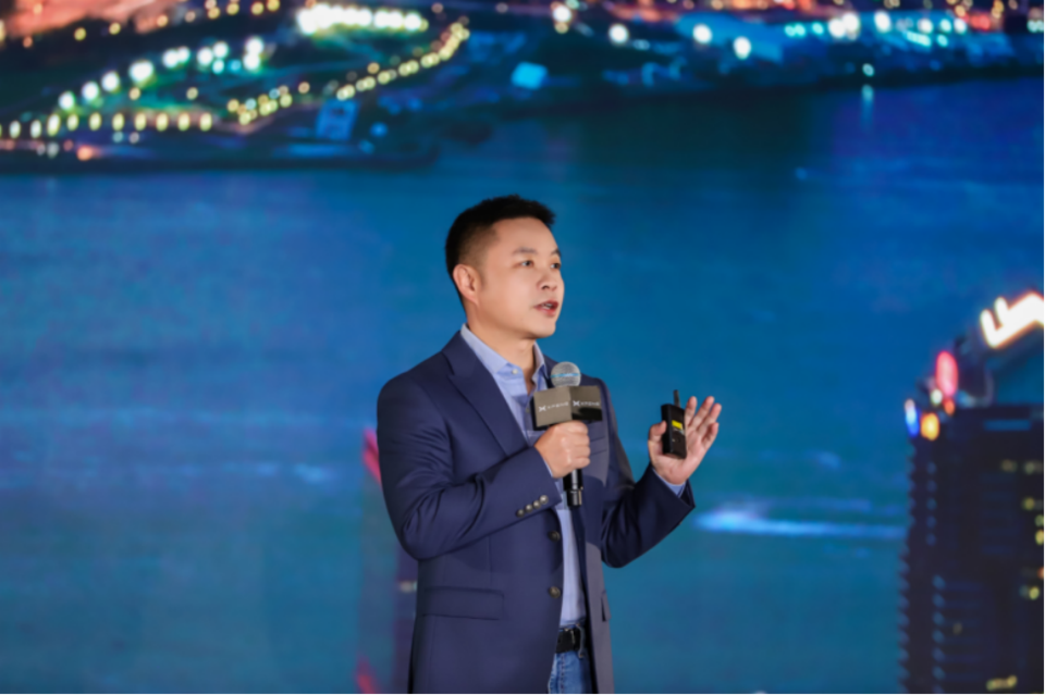 2025首款全球旗舰小鹏X9上市起售价35.98万元