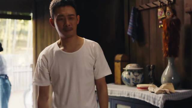 男人为了营救地下党和特务斗智斗勇，却不料竟让一家人命悬一线