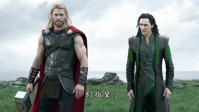 雷神之锤让简拥有了雷神之力，成为了女雷神