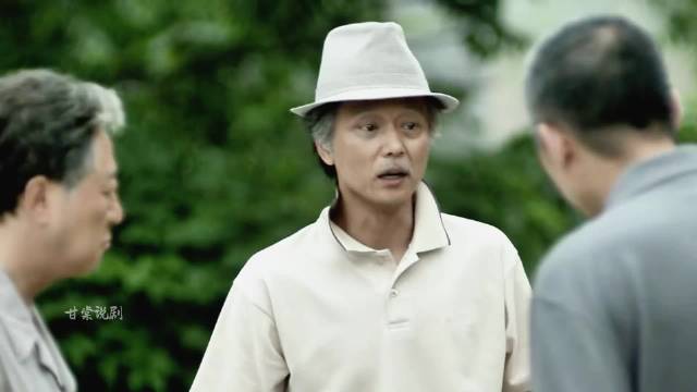 欧阳懿故地重游又去了小黑山岛，他受到了村民们热烈的欢迎