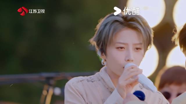 刘雨昕余佳运兄妹版同手同脚周五上线