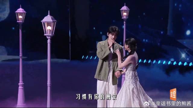 比偶像剧还甜！陈妍希周柯宇手牵手《早安》，甜的我血糖都高了