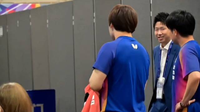 水谷隼现身伦敦世乒赛训练场，赛前鼓励日本男队