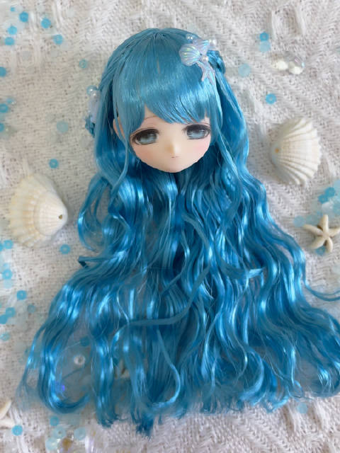 深海人鱼独守宁静蓝域，珊瑚低语月光为伴