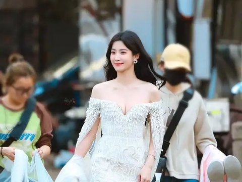 卢昱晓微博之夜白裙斗笠造型 反内卷审美惊艳全网 误伤王玉雯热议