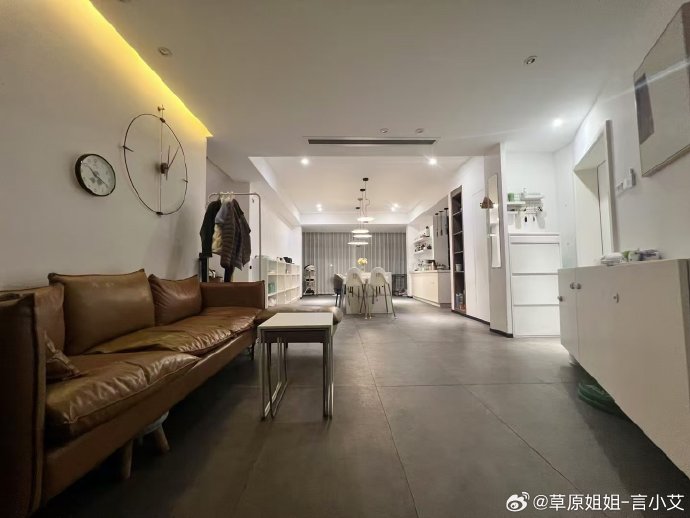吴艳妮日常生活中还有哪些体现她爱整理的习惯？