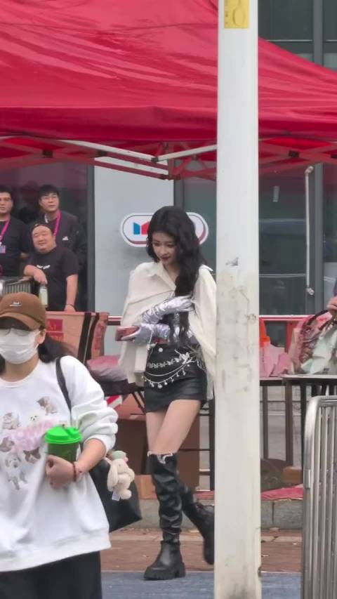 孙怡《花蝴蝶》妆造路透来啦