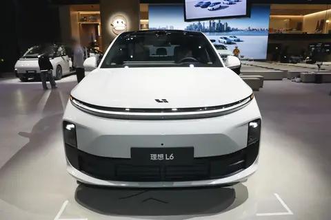 2025款理想L6智能焕新版上海车展首秀！24.98万起售。