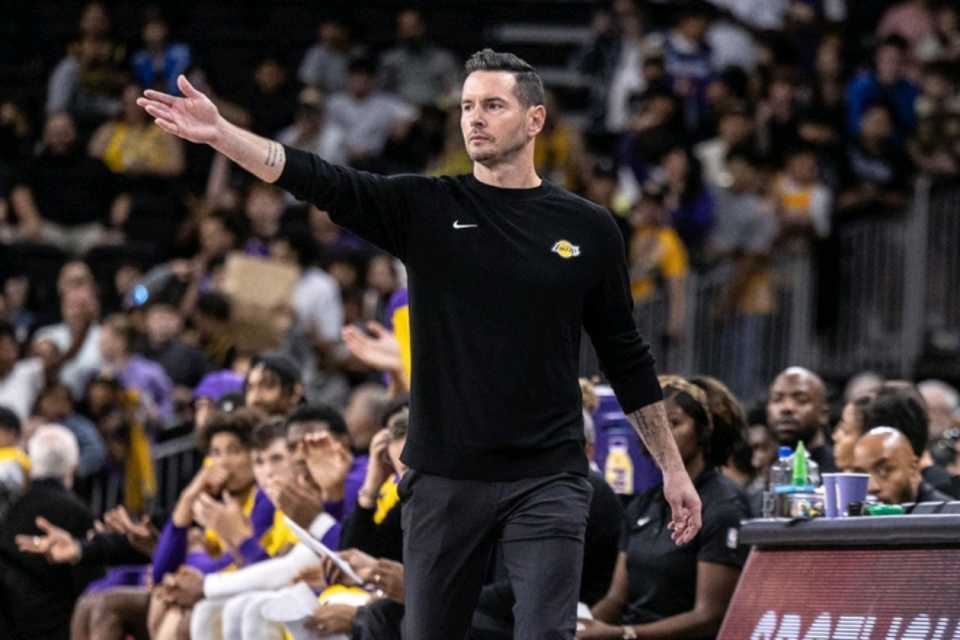 NBA西部半决赛G2：湖人1分反超雷霆！艾顿7中1，里夫斯复苏，詹姆斯10+5