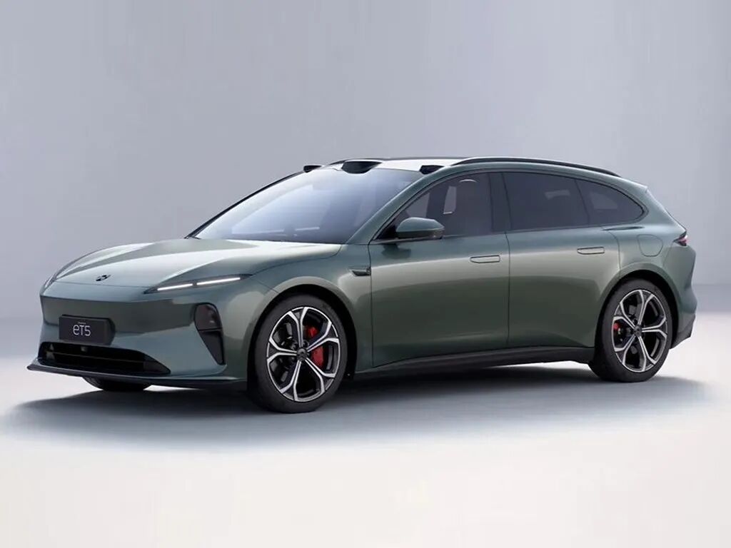 30万内买豪华旅行车,奥迪E5 Sportback和蔚来ET5T,谁更好?
