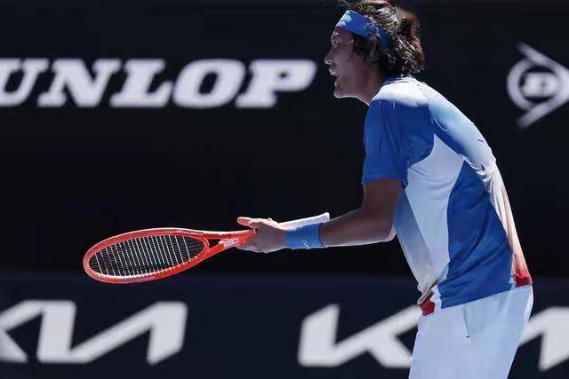 ATP1000罗马大师赛男单首轮比赛张之臻1-2不敌阿尔特迈尔