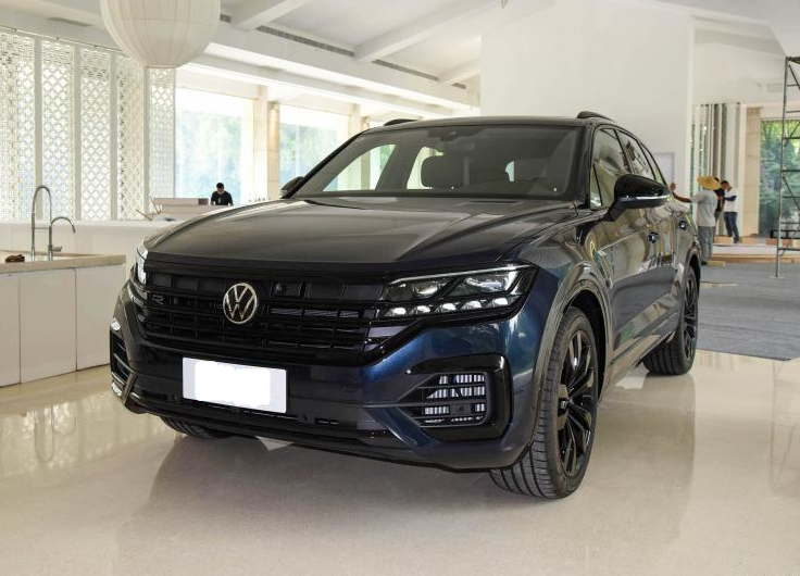 纯进口的大众黑武士,新款途锐搭载6缸3.0T8AT,扮猪吃老虎