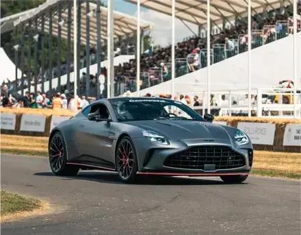 新阿斯顿・马丁 Vantage S 亮相 第四季度将交付
