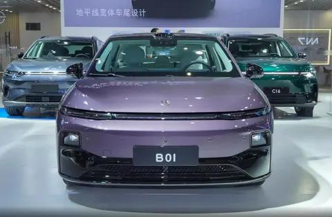 零跑B01全版本解析:10万预算怎么选?激光雷达版值不值11万?