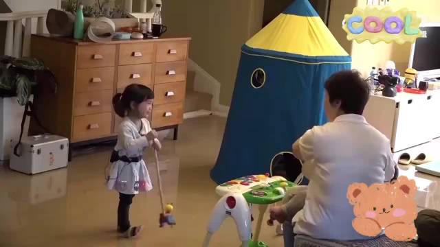 梅婷平等式育儿获赞，与女儿快快共用一张脸