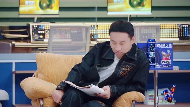 胡先煦贺峻霖吐槽宋亚轩：只要给我打电话，一定在做惩罚丨offer7