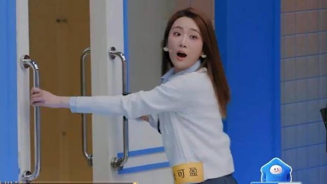 张凯丽女儿找助演，谁料太激动差点把门拆了，真的笑不活了！
