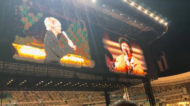 薛之谦演唱会兼顾专业观众与普通粉丝互动