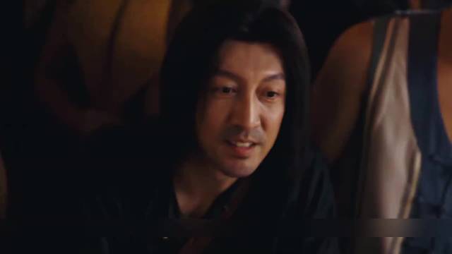 男人用命来一场生死赌局，帮助同伴赢回金条，可最终所有想赢的人都输了