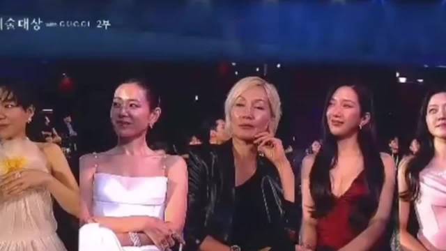文佳煐凭《后来的我们》获百想影后，成韩国首位95后影后