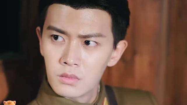 任嘉伦李曼主演《秋蝉》上演酒吧搜身藏情报