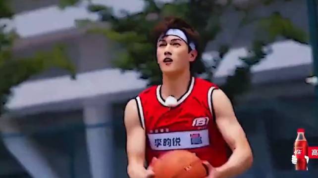 李昀锐获邓亚萍认可展现全能运动天赋