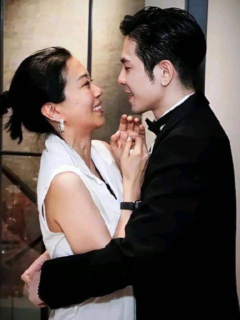 萧敬腾林有慧婚姻稳固，经纪人曾助其事业生活