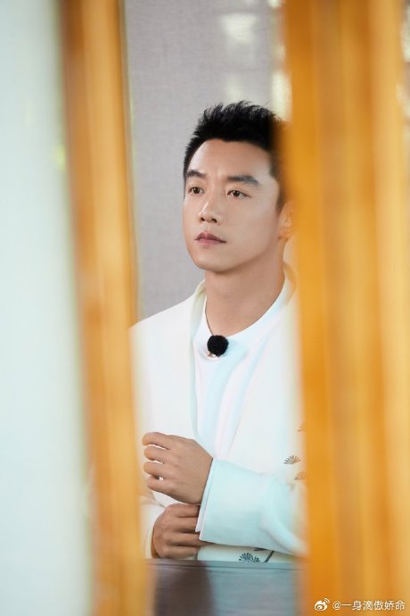 十年跑男仅剩李晨郑恺，“大铁牛”“小黑豹”新外号藏兄弟情