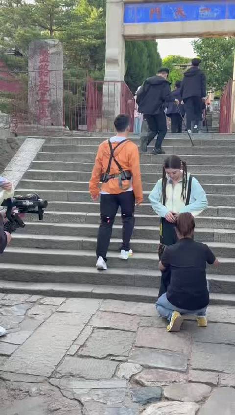 山东乒超启用外骨骼机器，奥运冠军登泰山玩乒乓