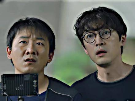 这段简直让人笑出腹肌，人情世故当场演变成爆笑事故