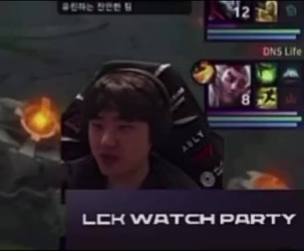 Bang：T1算强队吗，T1一直都是强队啊，但是T1也随时都有可能突然变成弱队