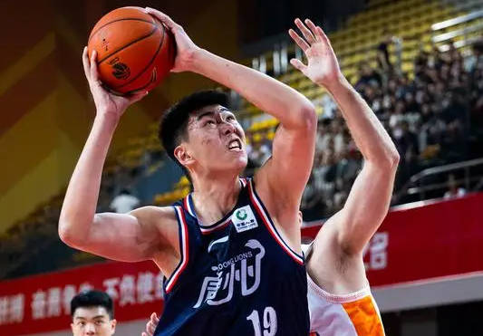 徐昕获马刺等多支NBA球队试训邀约登陆夏联仍待多方推进