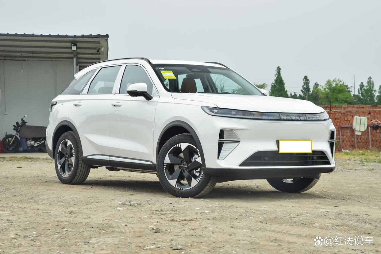 二代哈弗枭龙MAX,插混中型SUV,空间宽敞,百公里加速6.8秒