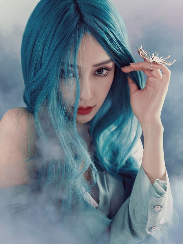 Angelababy封面大片 走入人鱼公主的梦境时刻