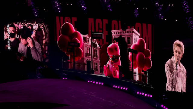 汪苏泷周兴哲惊喜合唱《左转灯》，周兴哲做客演唱会未登台