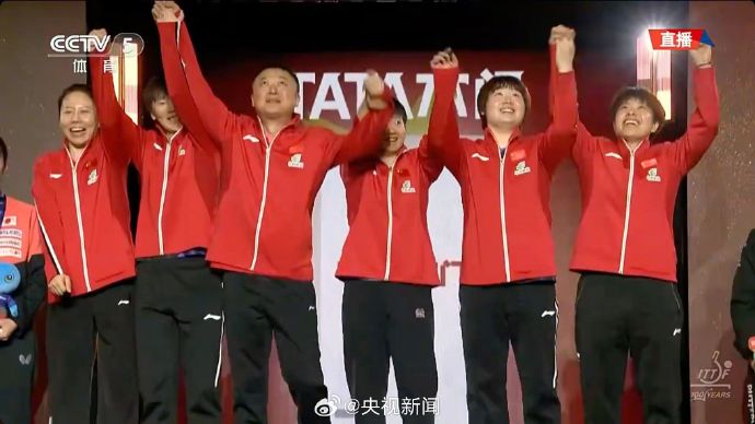 让2追3！国乒女队逆转日本夺第24座考比伦杯，马琳赛后落泪