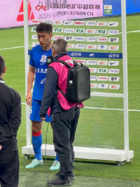 本场比赛打进两球的朱辰杰赛后接受了采访