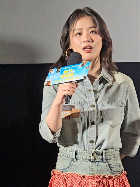 在《绵羊侦探团》中为“莉莉”配音的